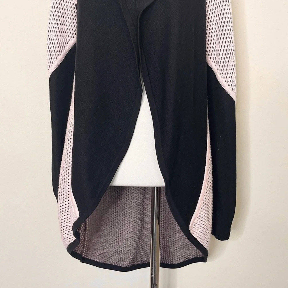 St. John Black and Pink Colorblock Open Front‎ Cardigan Jacket - Picture 3 of 12